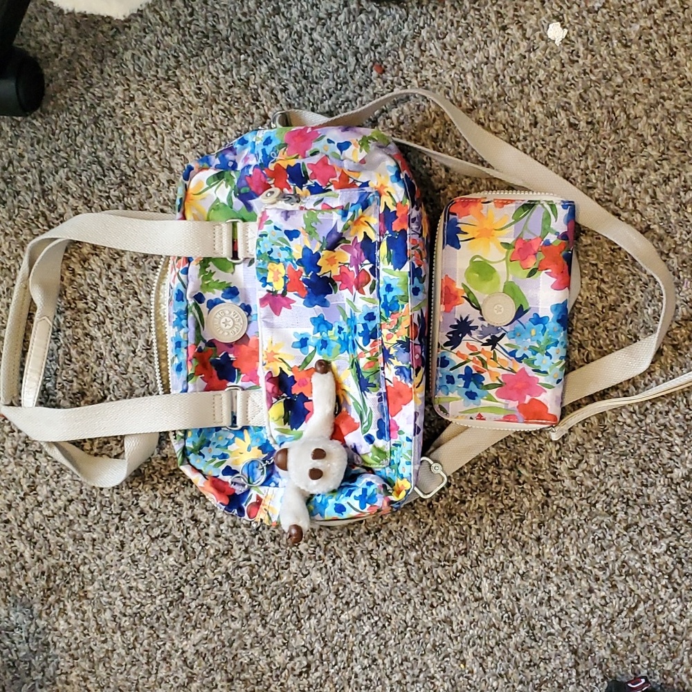 Kipling floral purse with matching wallet!